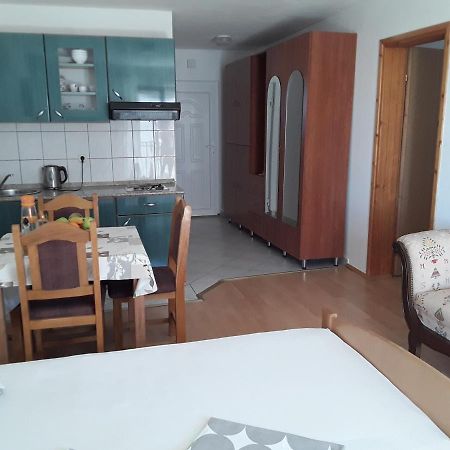 Zaton Apartmani M. Ilesh Екстер'єр фото