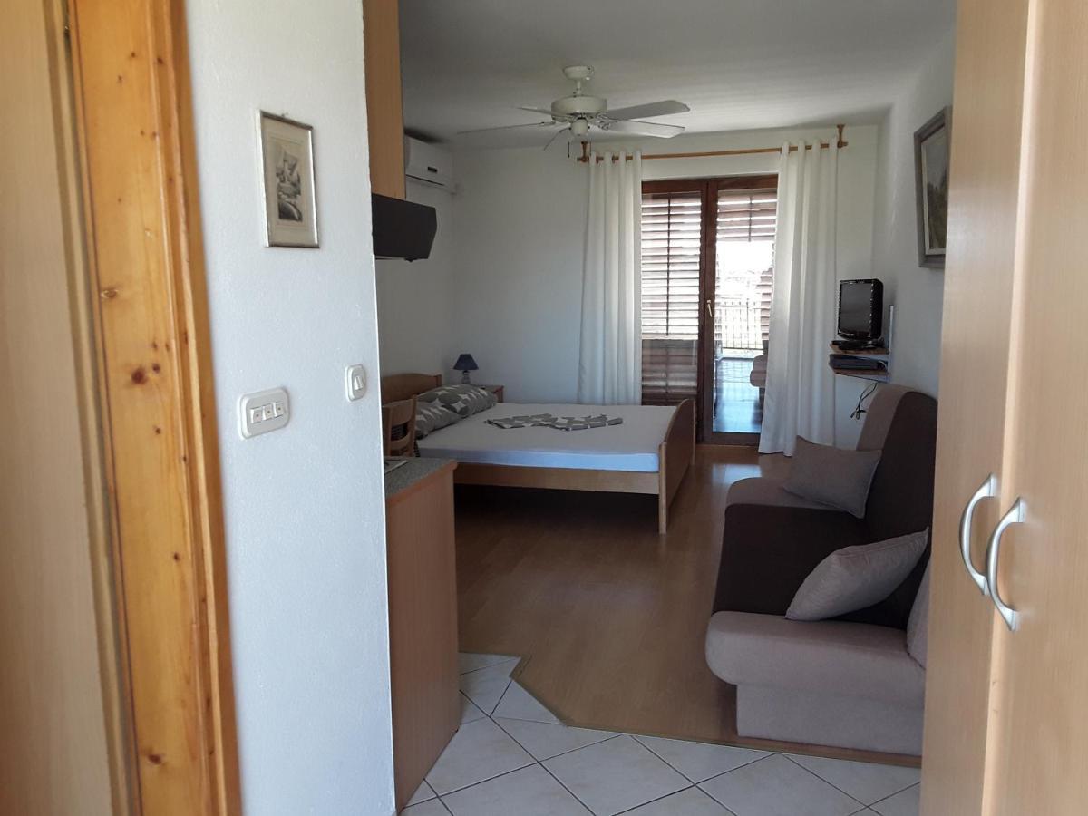 Zaton Apartmani M. Ilesh Екстер'єр фото